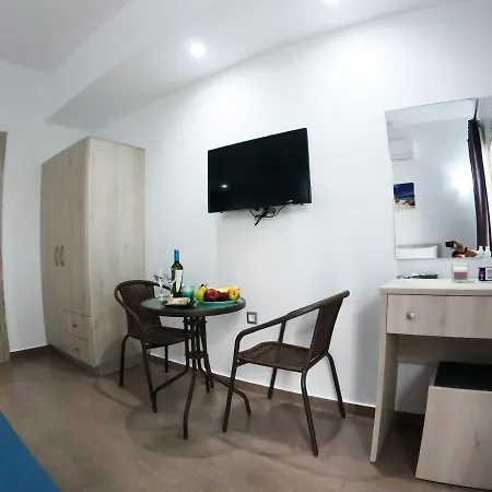 Red Hibiscus Stegna Guest House Archangelos  Exterior photo